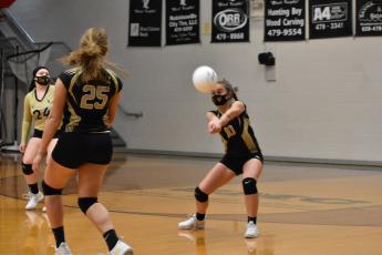 (Kevin Hensley • Graham Star) Lila Roberts handles a hot shot to keep the rally going against Robbinsville.