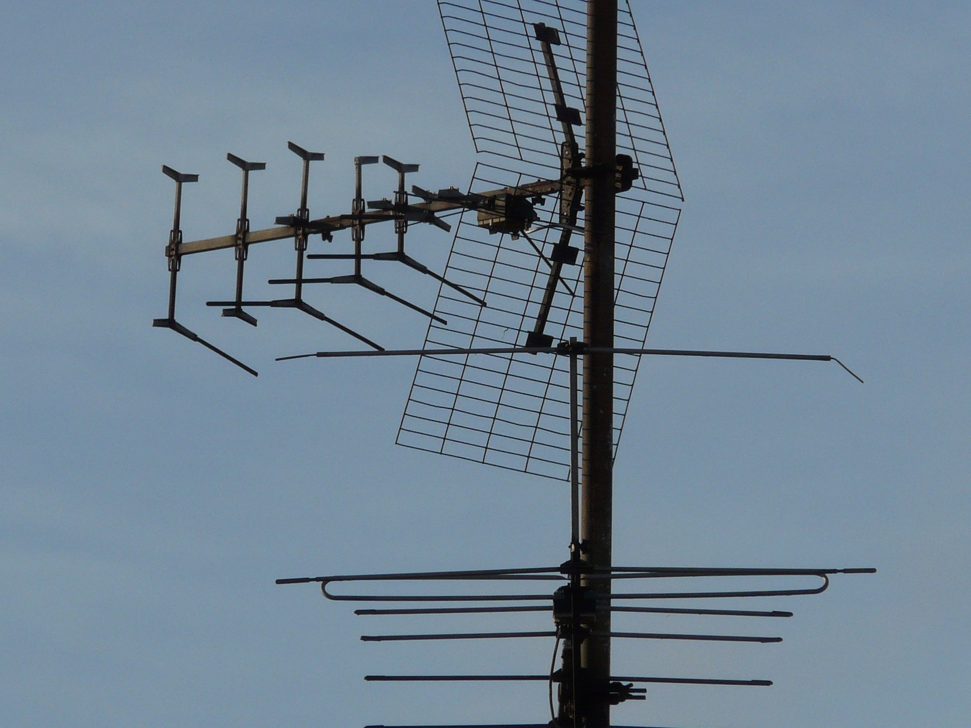 Hans Braxmiere •Pixabay The TV antenna might be a relic of history but the premise of free TV programming is making a comeback. 