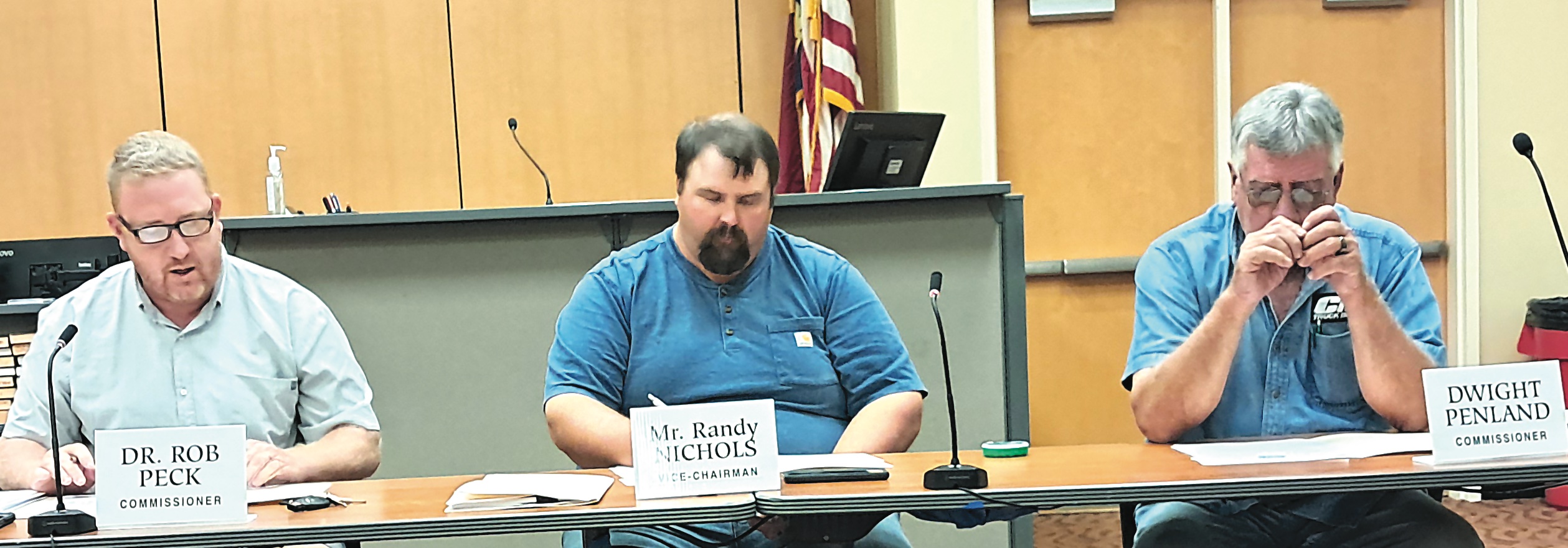 Becky Long • Progress Commission Chairman Rob Peck and commissioners’ Randy Nichols and Dwight Penland prepare to open the meeting on Sept. 5 which lasted about 20 minutes and reflected a short agenda.