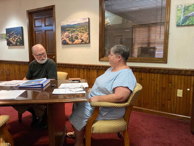 Marcia Barnes • Clay County Progress Town of Hayesville Mayor Joe Slaton and Councilwoman Benita England discuss help for feral cats at the council meeting.
