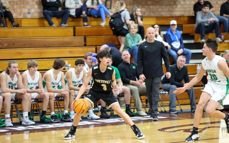 Deby Jo Ferguson • Clay County Progress Ethan Hooper drives down the court in round one.