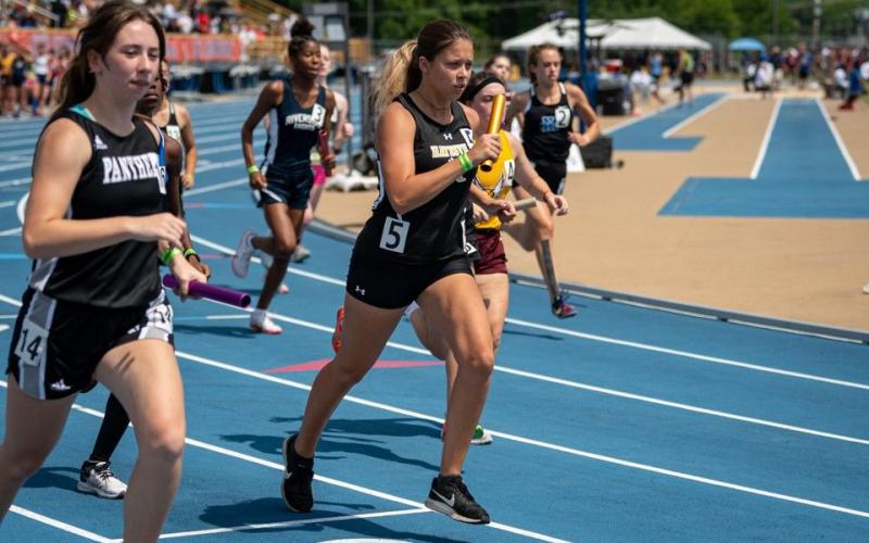 @hague.doug Alyssa Rodd getting her race on in the 4x800 relay.