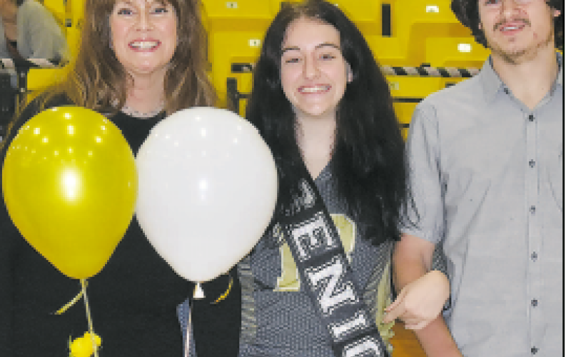 Gracie Taylor • Clay County Progress Heather Eifert, Anneliese Schue and Andrew Scheu.
