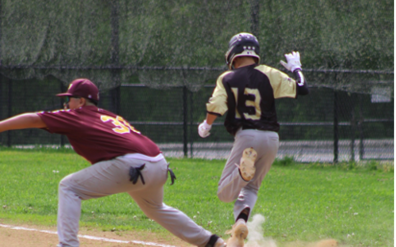 Photo by Carissa Daniels Yellow Jacket Jacob Cody, No. 13, is safe.
