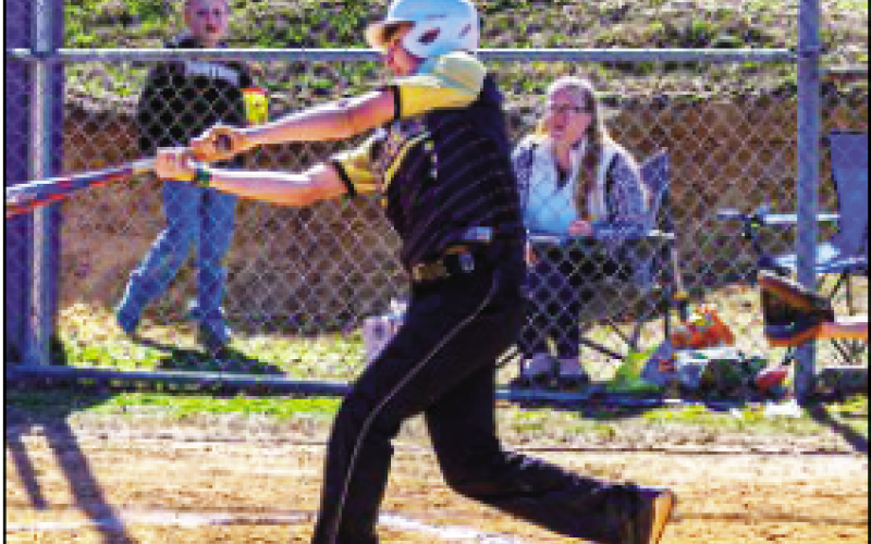 Photo-Chris Harper Daemien Soto hit 2-doubles in games against HDR.