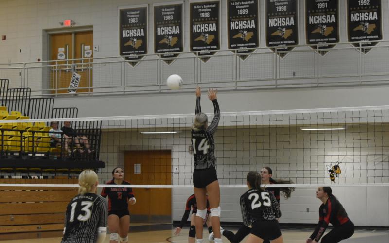 Leeanna Alberta • Clay County Progress Ella Matheson, No. 14, on the block with back up from Raylyn Taylor, No. 13, and Savannah Burch, No. 25.