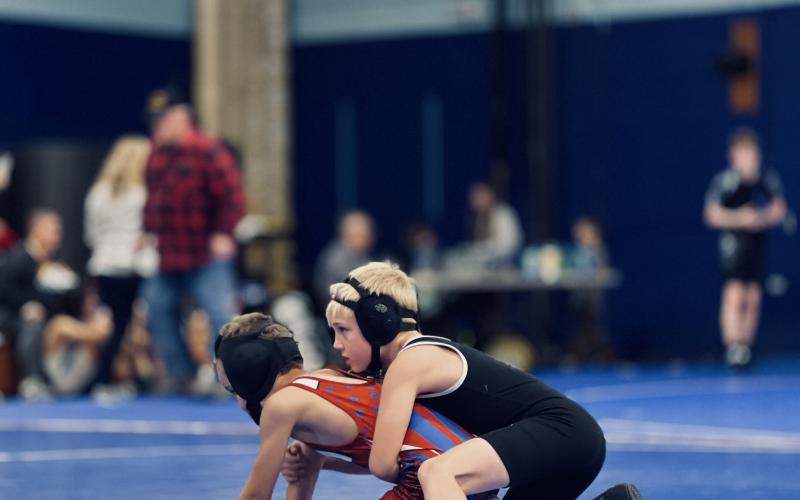 Keedryn Neer ready to break down his opponent in referee position.