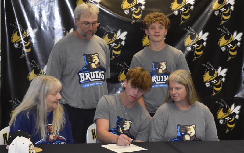 Gary Corsair • Clay County Progress Front from left, Patricia Stowe, Kyle and Kim Shaheen; back, Kevin and Kabe Shaheen heads to Greenville, S.C. to play for Bob Jones University.