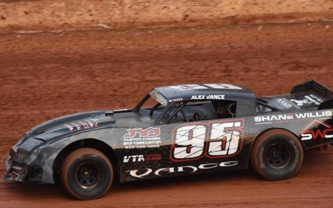Travis Dockery • Clay County Progress Alex Vance paces the field on his way to a big pay day at the Tiger Pit.