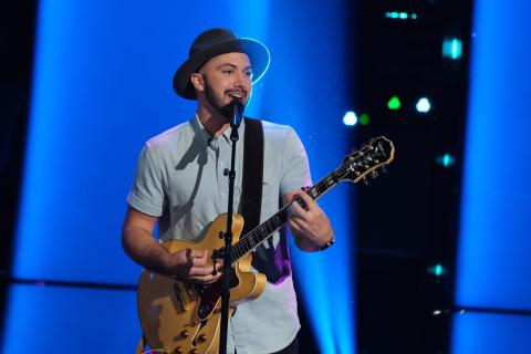 Alex Guthrie hails from Atlanta and blends the genres of soul, folk and rock with his expressive voice.