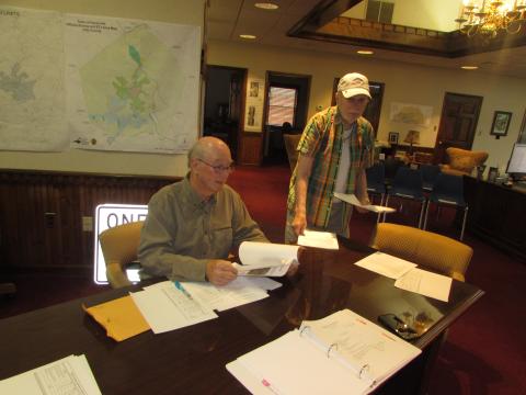 Lorraine Bennett • Clay County Progress Councilman Harry Baughn and Zoning Administrator Ron Wallace discuss Wallace’s final report.