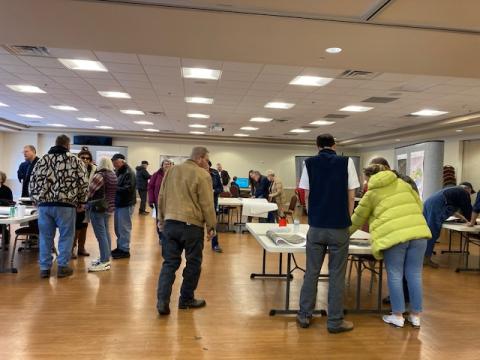 Marcia Barnes • Clay County Progress More than 300 guests attended the TVA Shooting Creek Proposed Transmission Project Open House on Thursday, Dec. 4. TVA hosted the event to gather comments and answer questions from landowners and residents in the area.