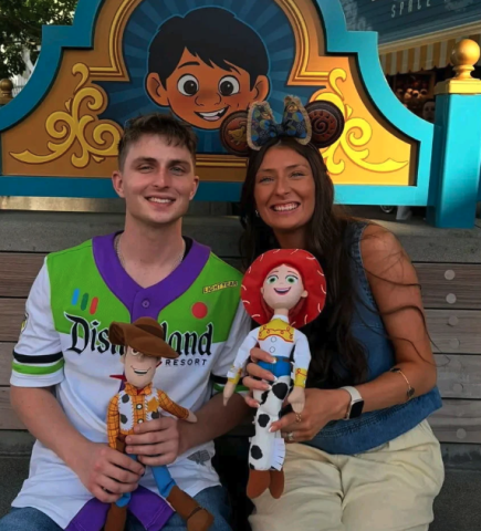 Braden Rumfelt of Murphy posted several reels to his social media before the performance including exploring the park with fellow American Idol contestants and his sister, Cali.
